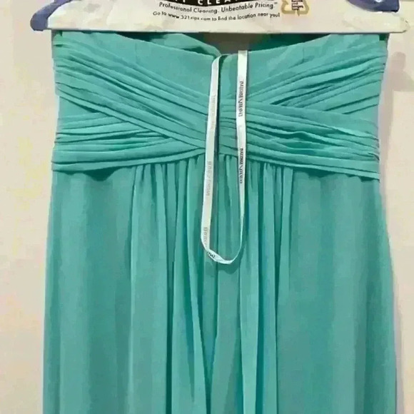 David’s Bridal Strapless Chiffon‎ with Pleats - Picture 3 of 6